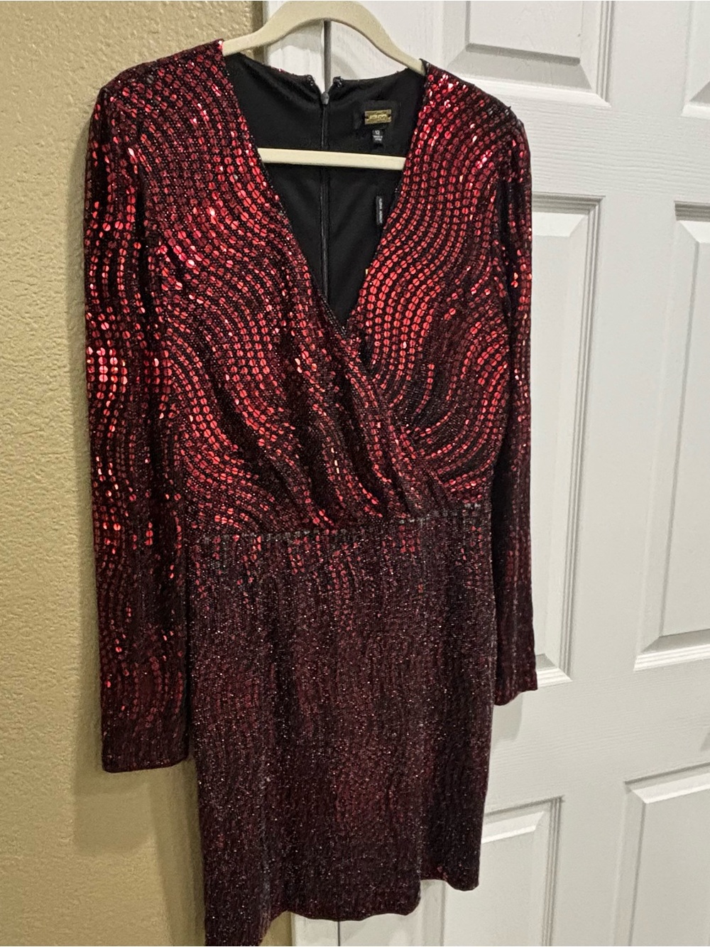 Alexia Admor Burgundy Sequin Long-Sleeve V-Neck Dress - Picture 2 of 8
